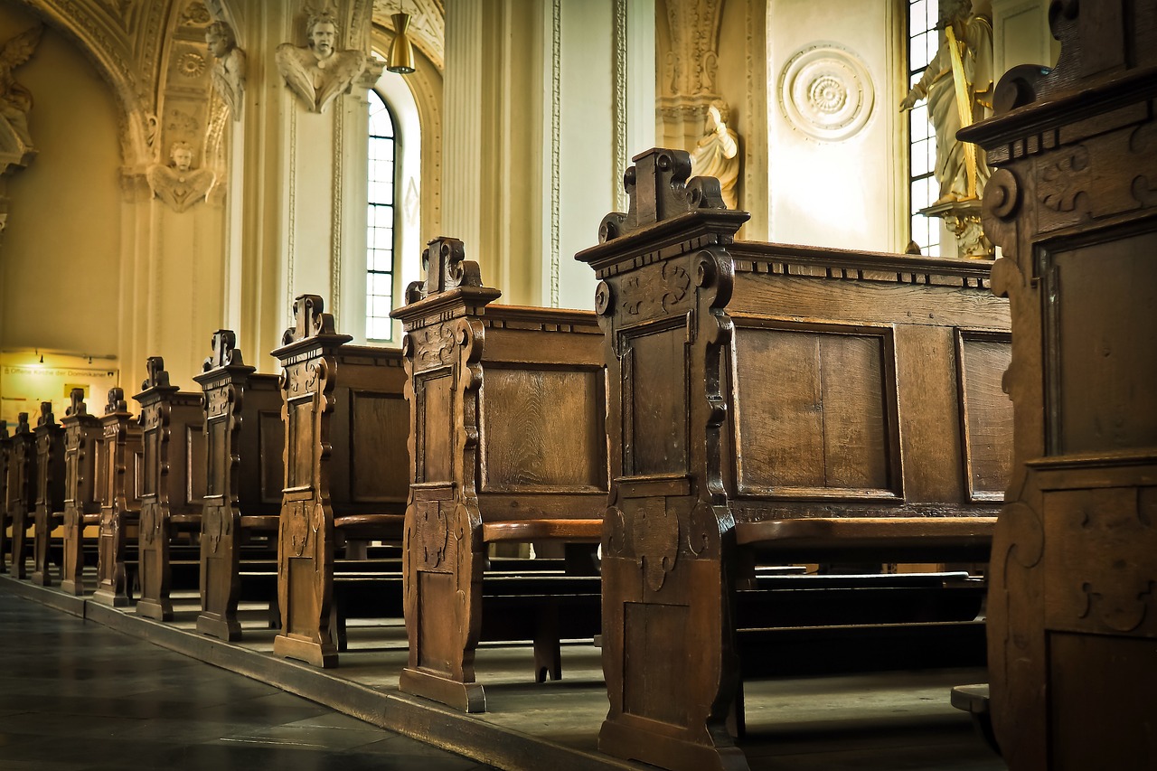 A fé católica conforme a Bíblia e o Catecismo